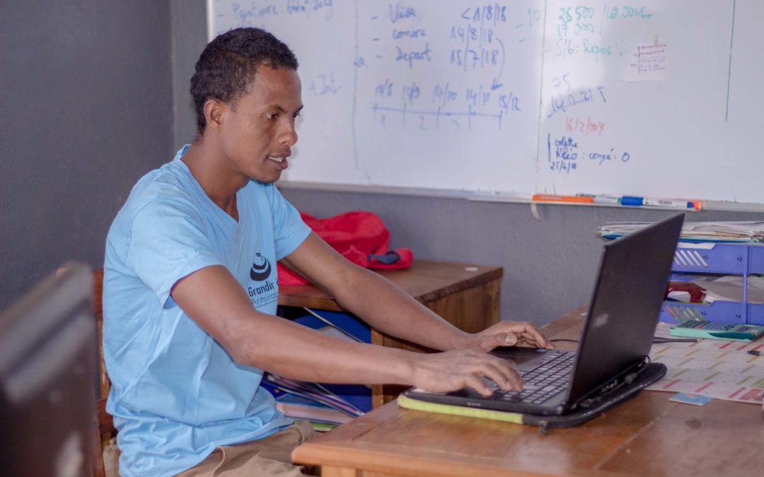 / PORTRAIT D&rsquo;ÉQUIPE / Elysé, l&rsquo;homme de l&rsquo;ombre